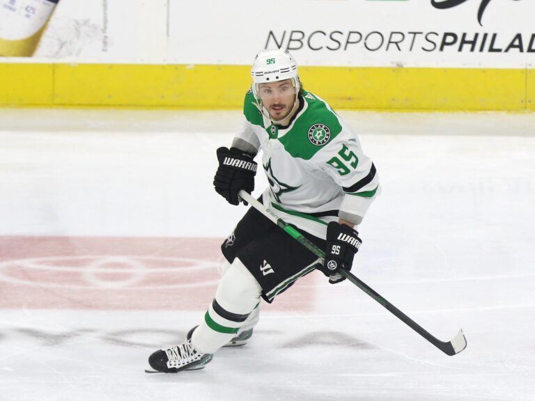 Duchene Scores – Stars Whoop Sharks 8-2