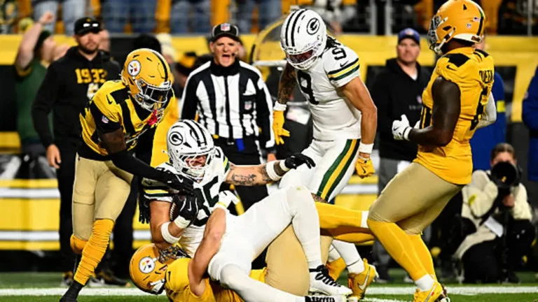 Panthers Face a Formidable Test at Lambeau Field