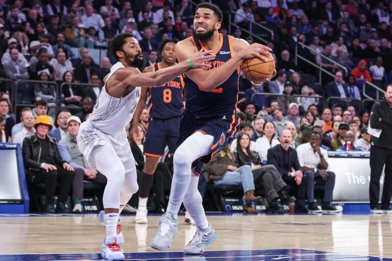 Shorthanded Knicks Visit Ailing Mavericks in Dallas